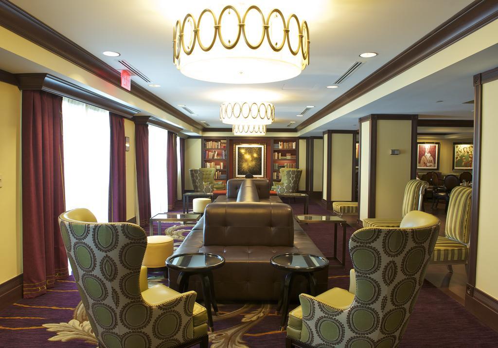 Hotel The Churchill Near Embassy Row Washington