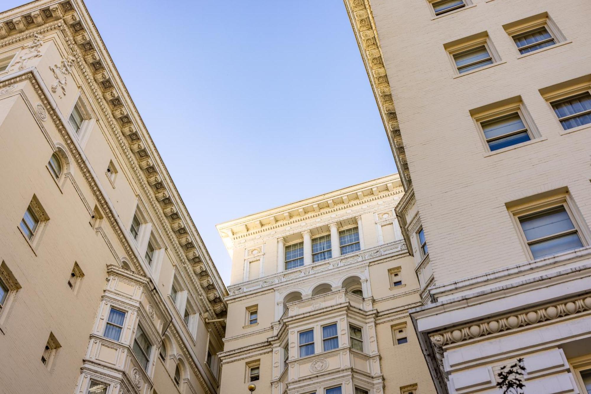 The Churchill Near Embassy Row Hotel Washington