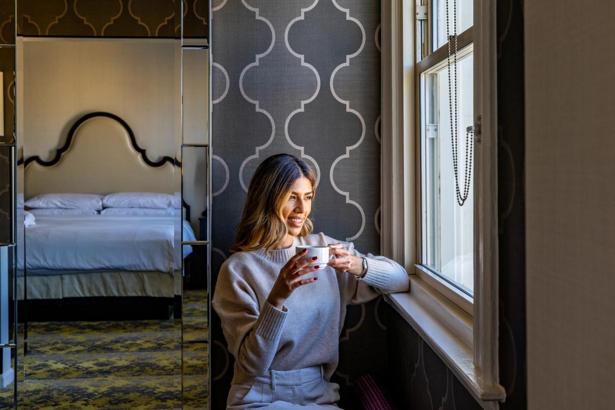 The Churchill Near Embassy Row 4*