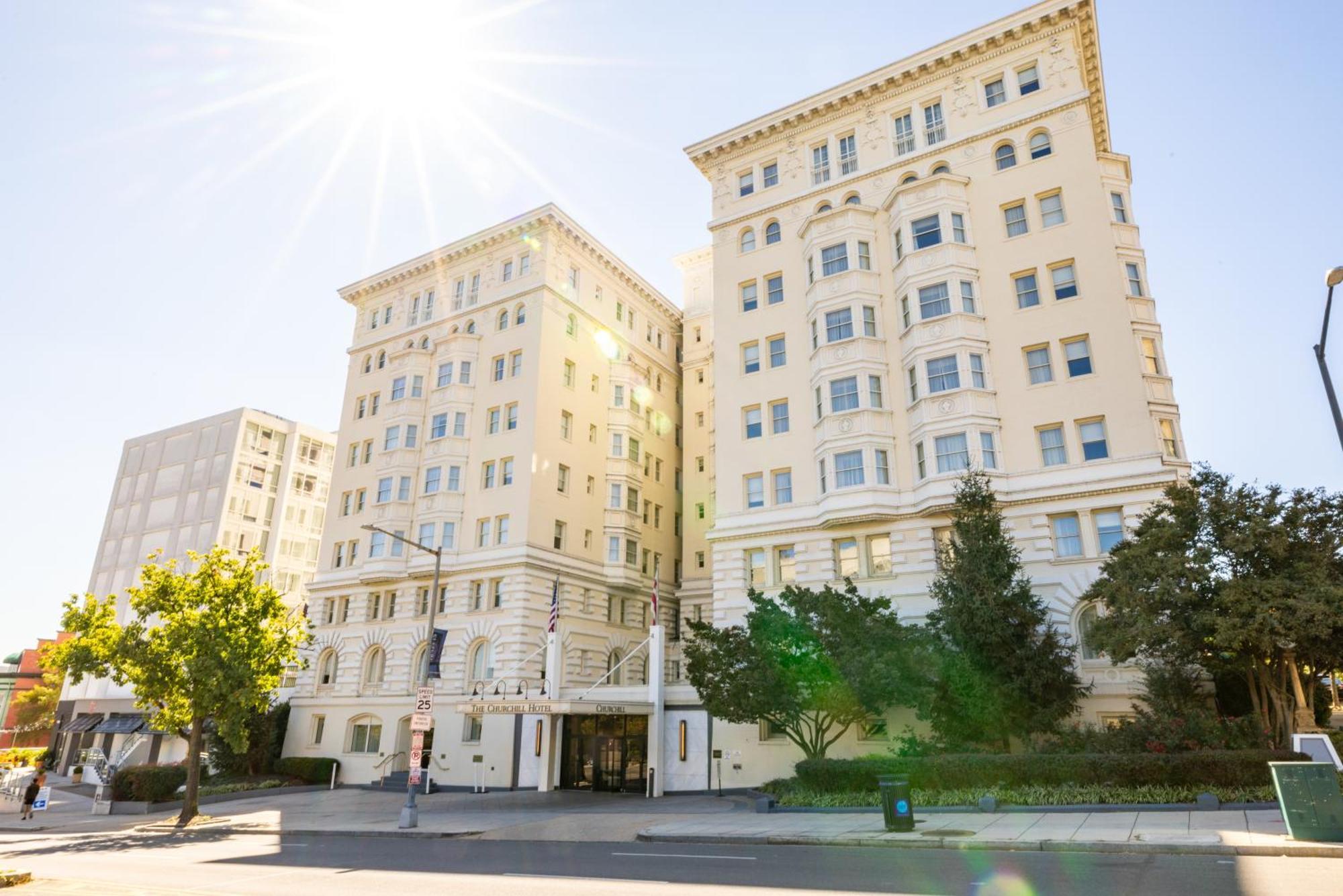 Hotel The Churchill Near Embassy Row 4*