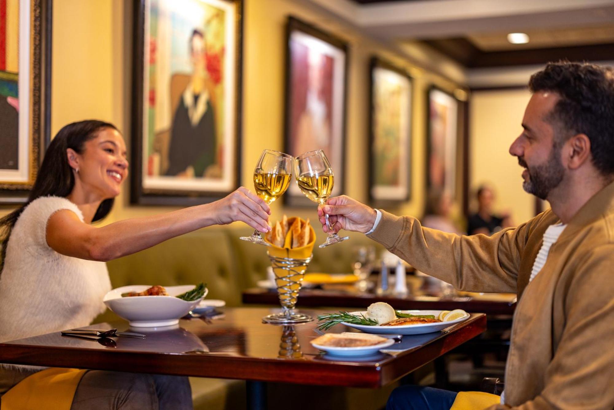 The Churchill Near Embassy Row 4* Washington