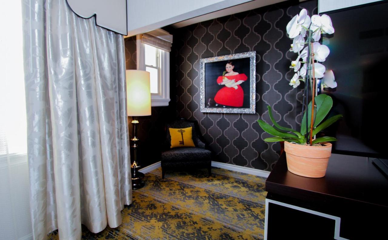 The Churchill Near Embassy Row 4* Washington