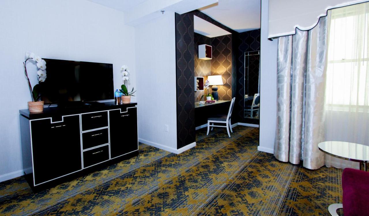 The Churchill Near Embassy Row Hotel 4*